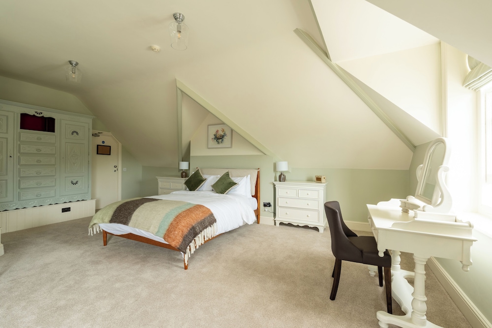 The Ox Pub & Rooms