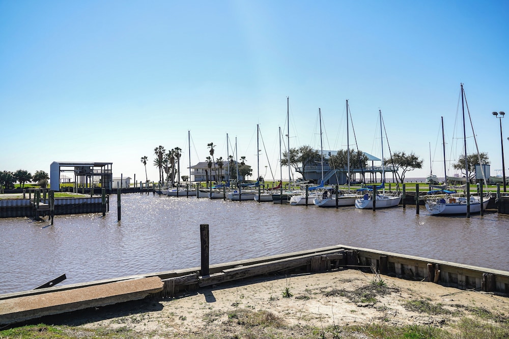 1 Mi to Cypremort Point: Waterfront Gem w/ Dock!