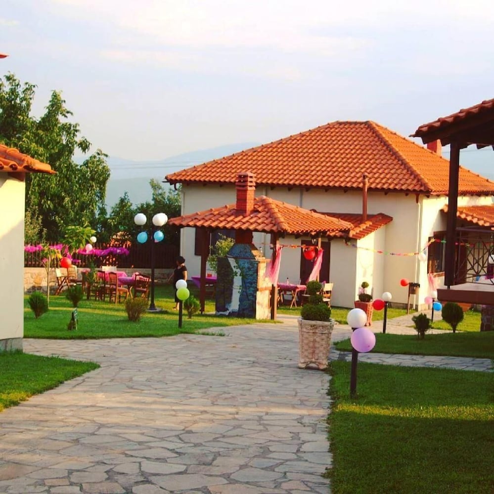 Karyon Apartments