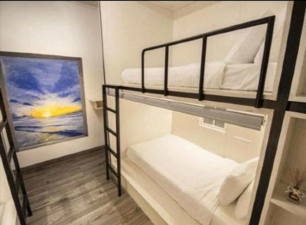 New S7 VIP - Hostel