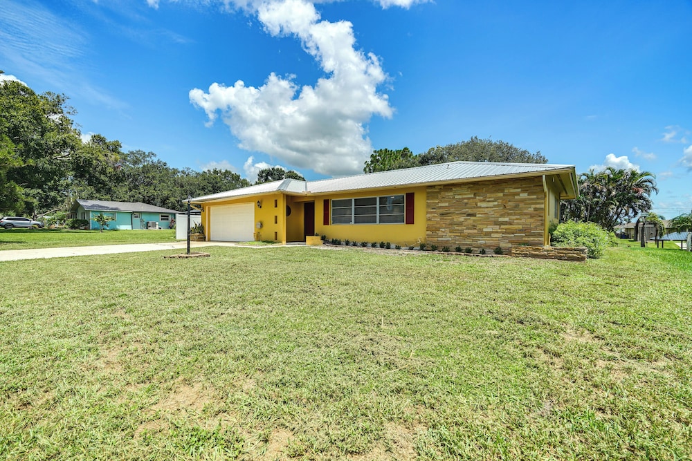Canal-front Lake Placid Home w/ Boat Dock & Lift!