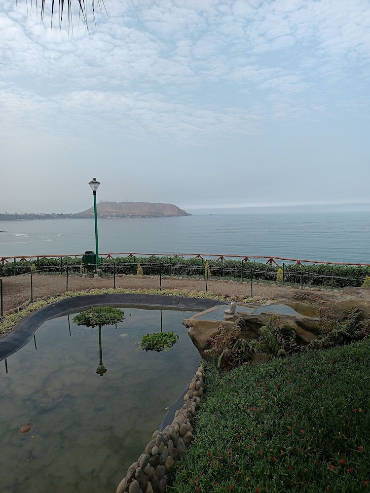 Redibuk - Luxury duplex 1BR Miraflores