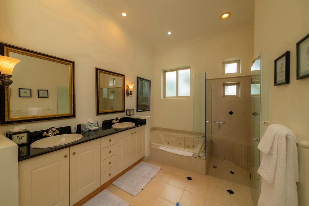 Bella Vista 3A 3 bdr 3 1 2 Bath Ocean View