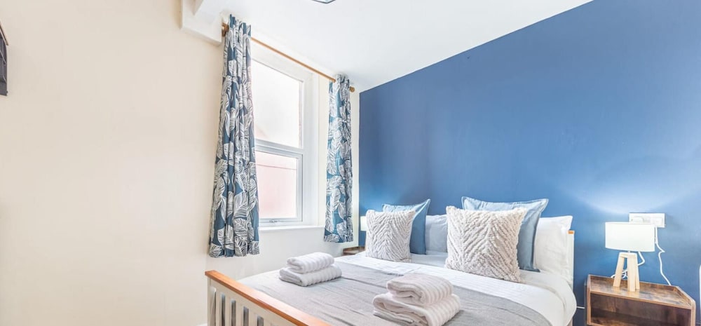Free Wifi Central Location Pet-friendly view 4