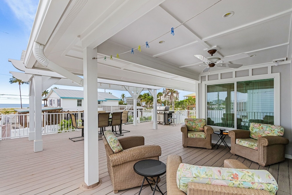 5550 Palmetto Paradise: 3br W/ Gulf Views, Heated Pool 3 Bedroom Home