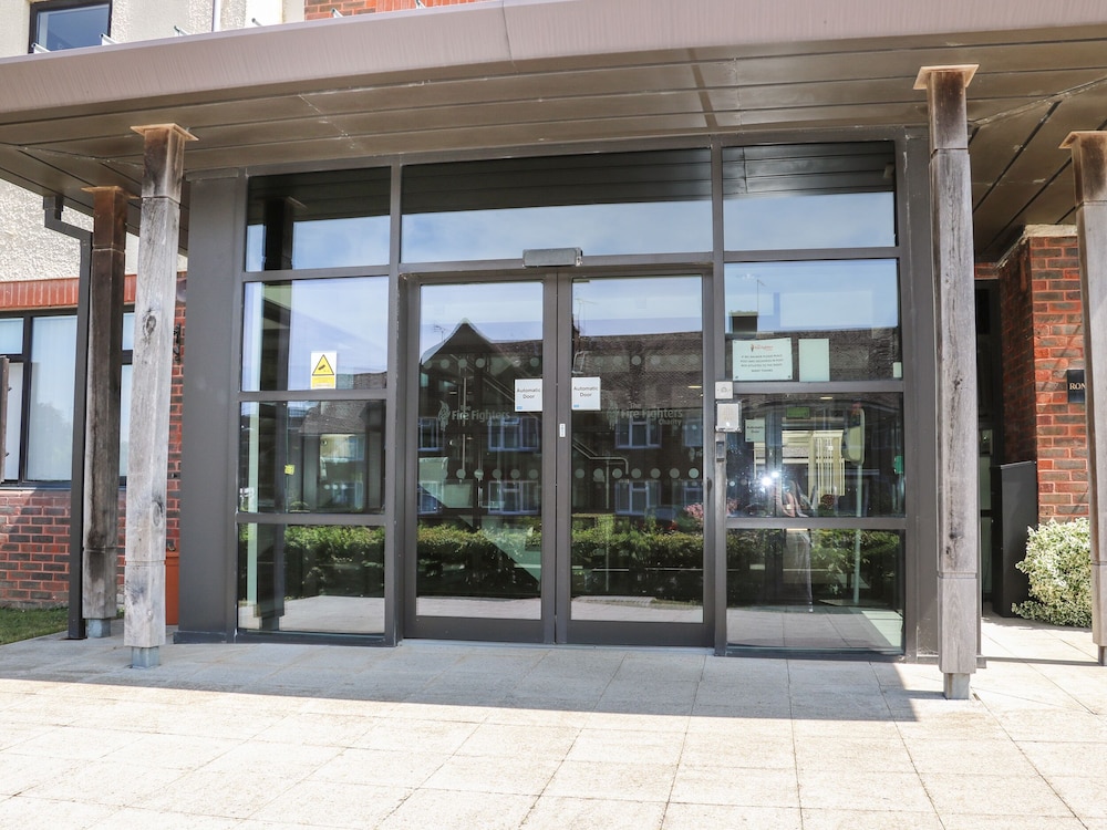 Flat 35 - Marine Court