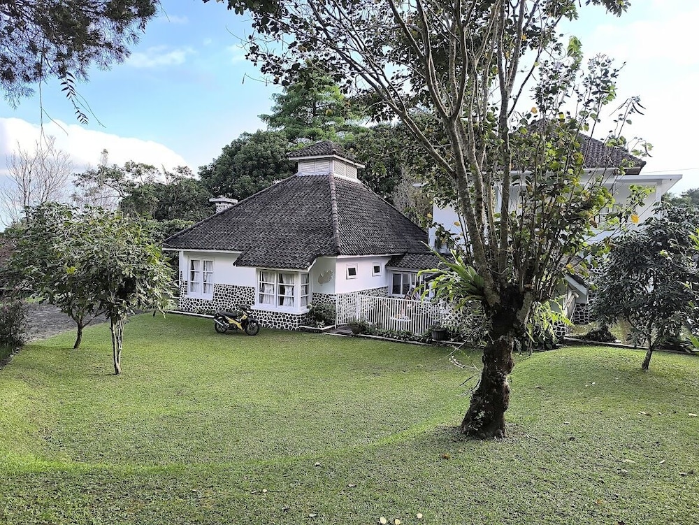Villa Narendra Yogyakarta