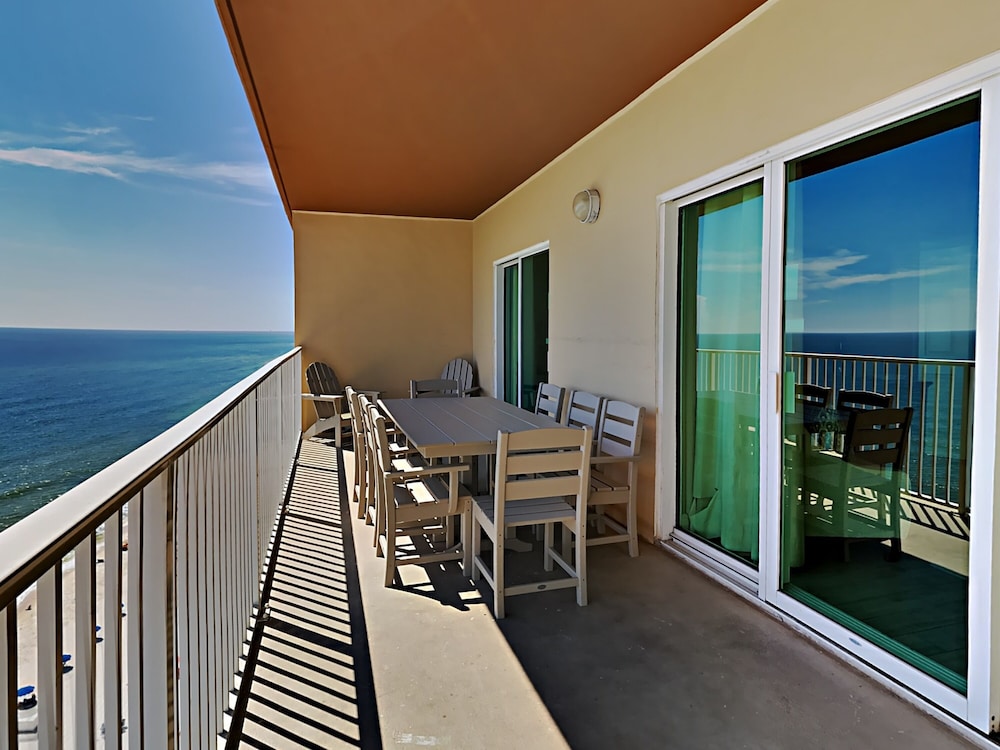 Crystal Shores West by Southern Vacation Rentals