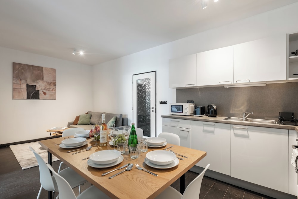 3 bedroom apartment near center