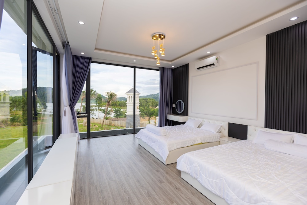 TKH Resort