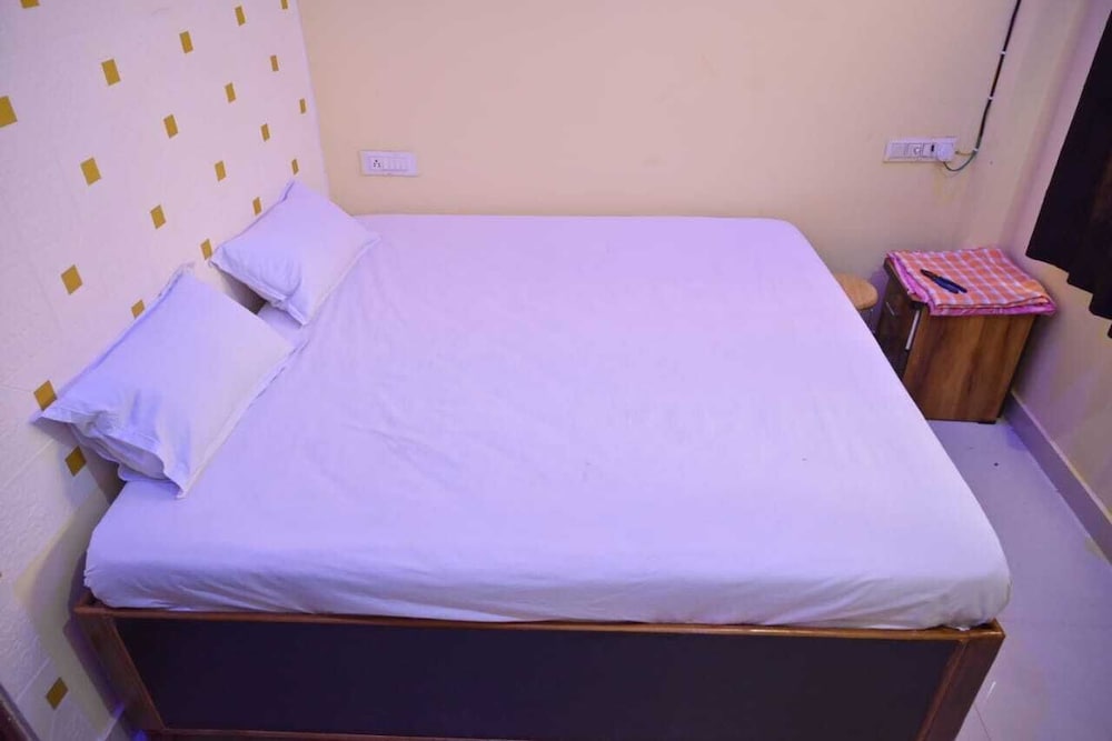 New Kashi Paying Guest House By GRB