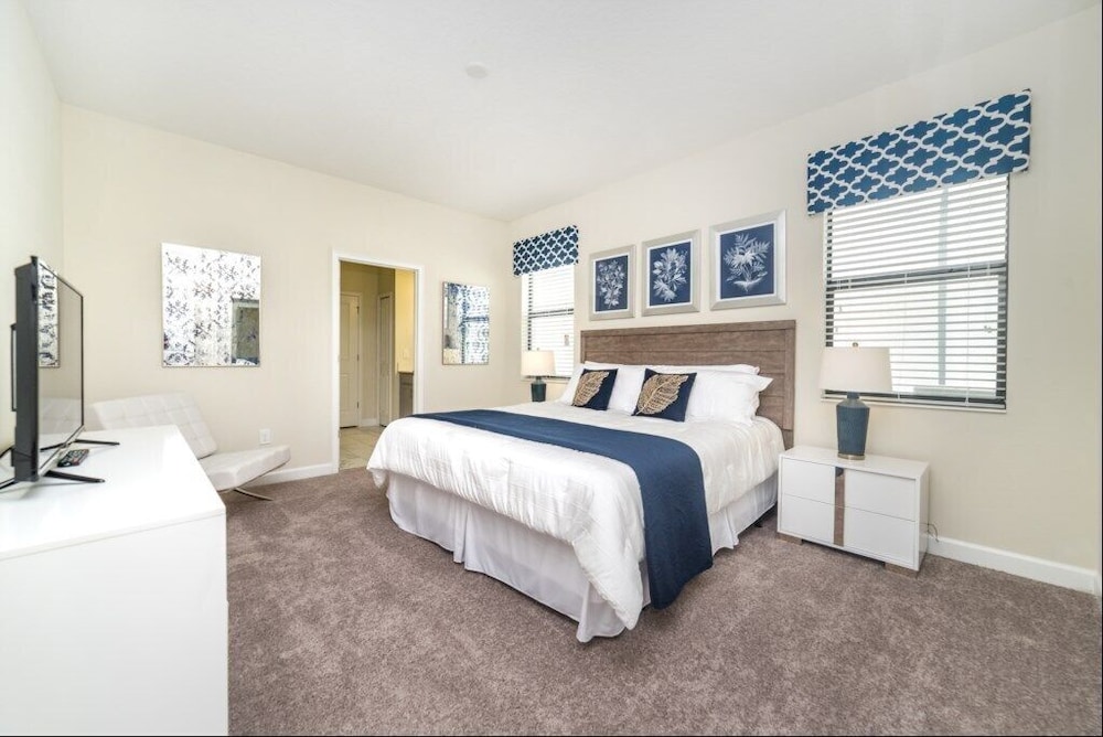 Luxury Lake View 8 BR Villa With Games Room - Image 5