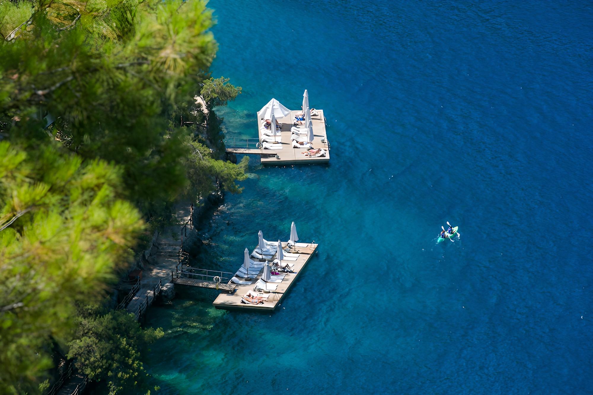Hillside Beach Club 9