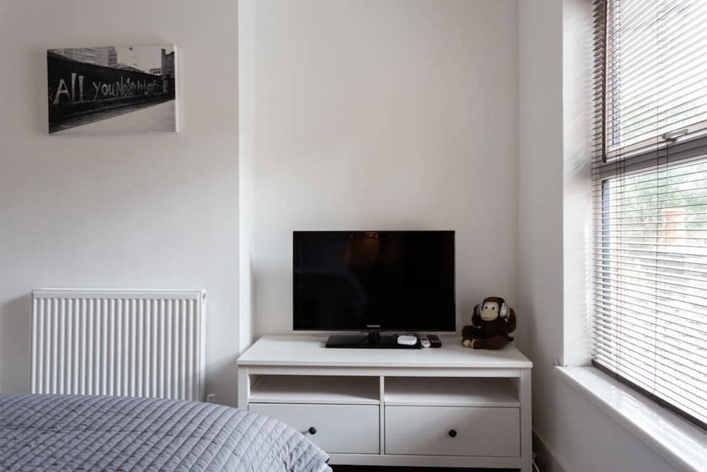 Ashton House, Luton - inhabit short stays