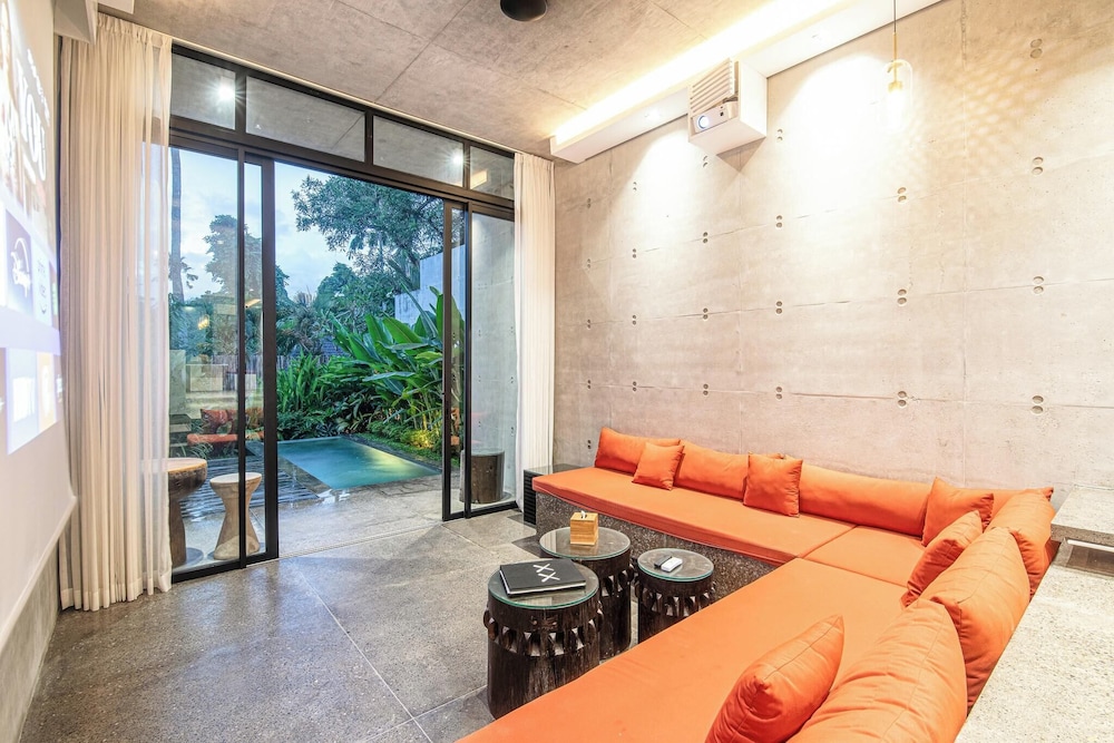 Modern 2BR Villa Enclosed Living Heart of Canggu