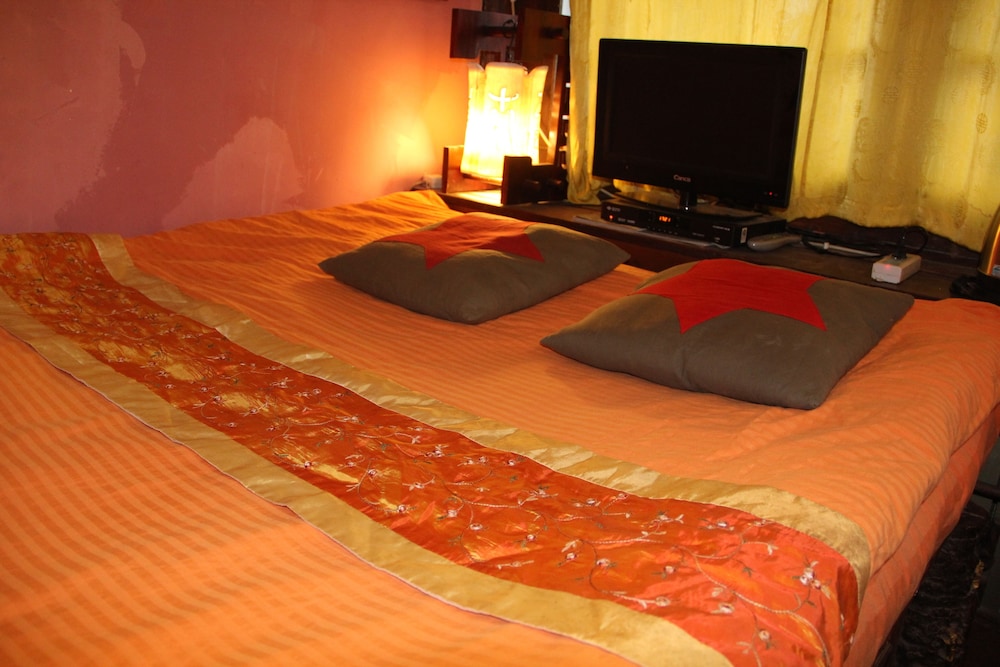 Red Capital Residence