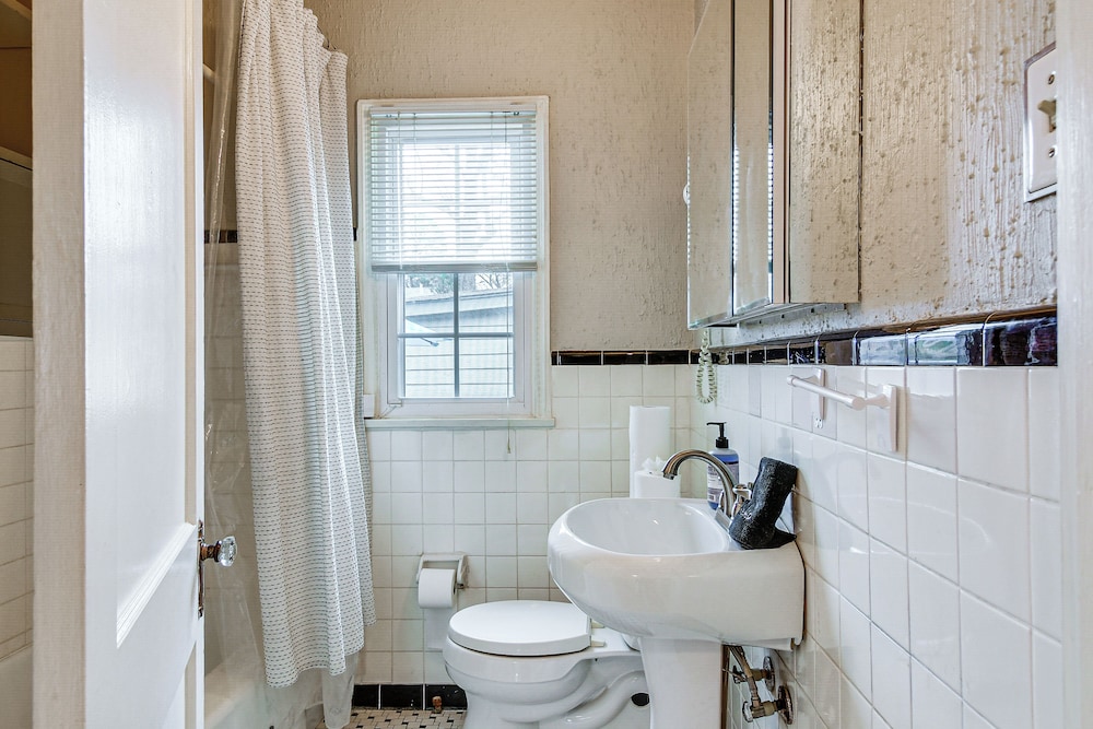 Spacious Memphis Retreat: 5 Mi to Downtown Beats!