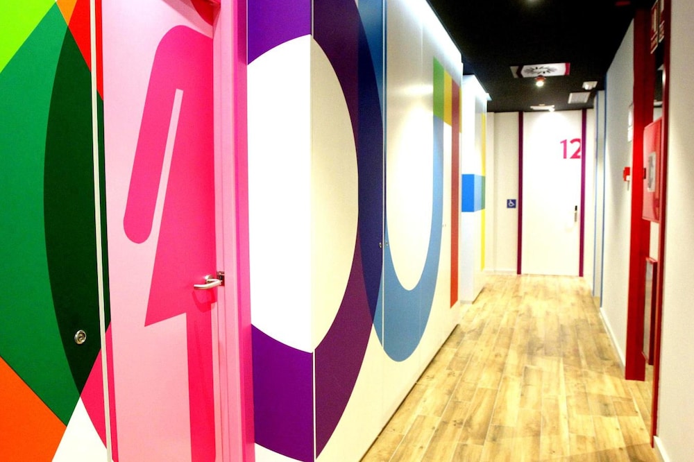 Urban Youth Hostel