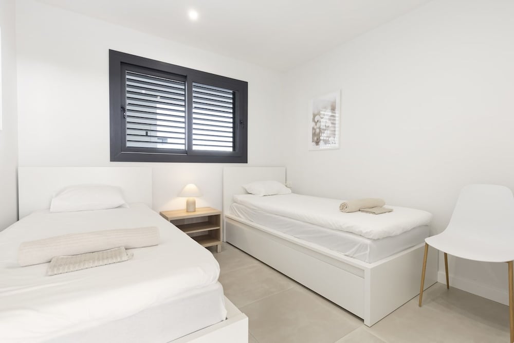 Elegant Luxury Suite With Terrace in Higueron