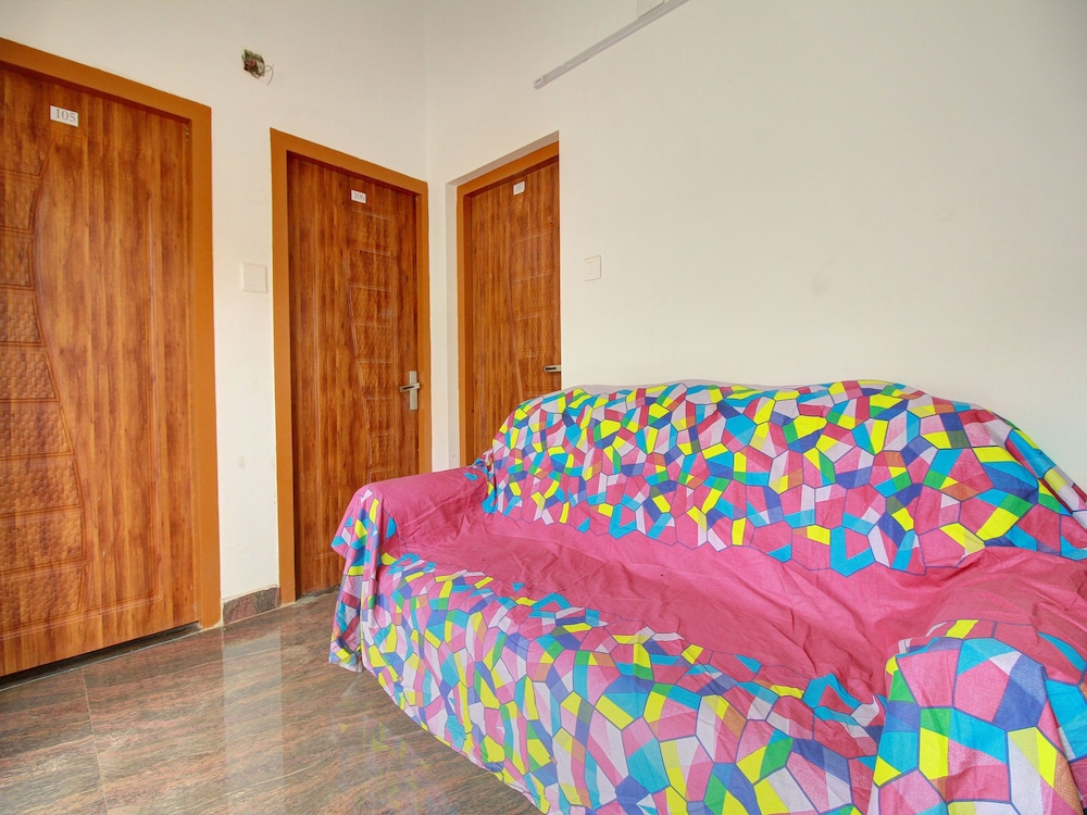 OYO 14240 MOHAN RESIDENCY
