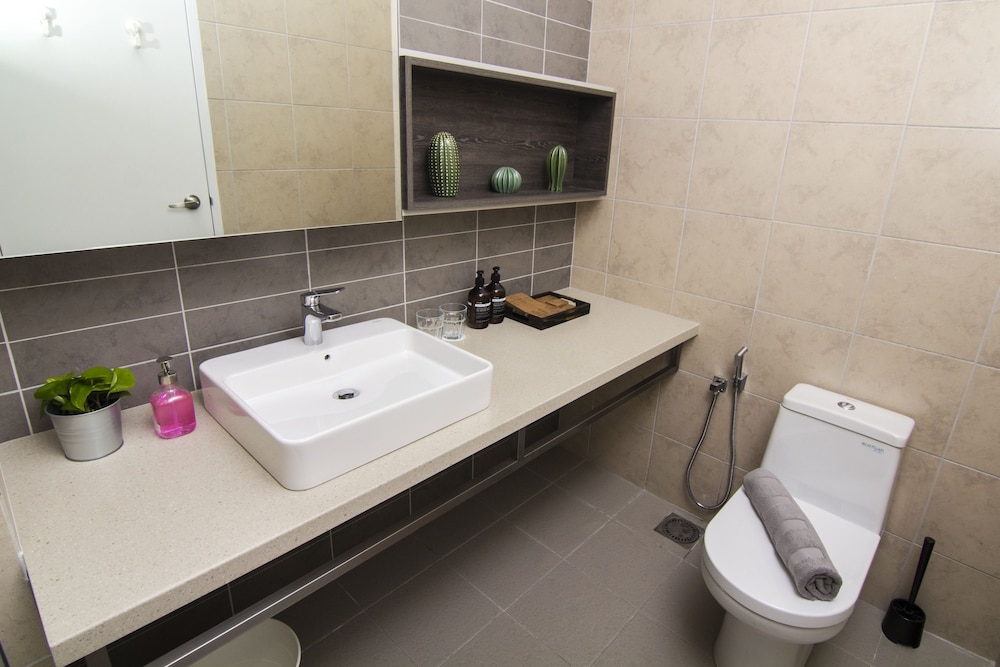 The Robertson by Homes Asian