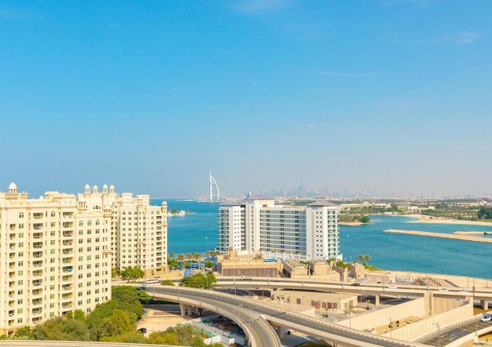 DXB - Five - 41006 - PJ