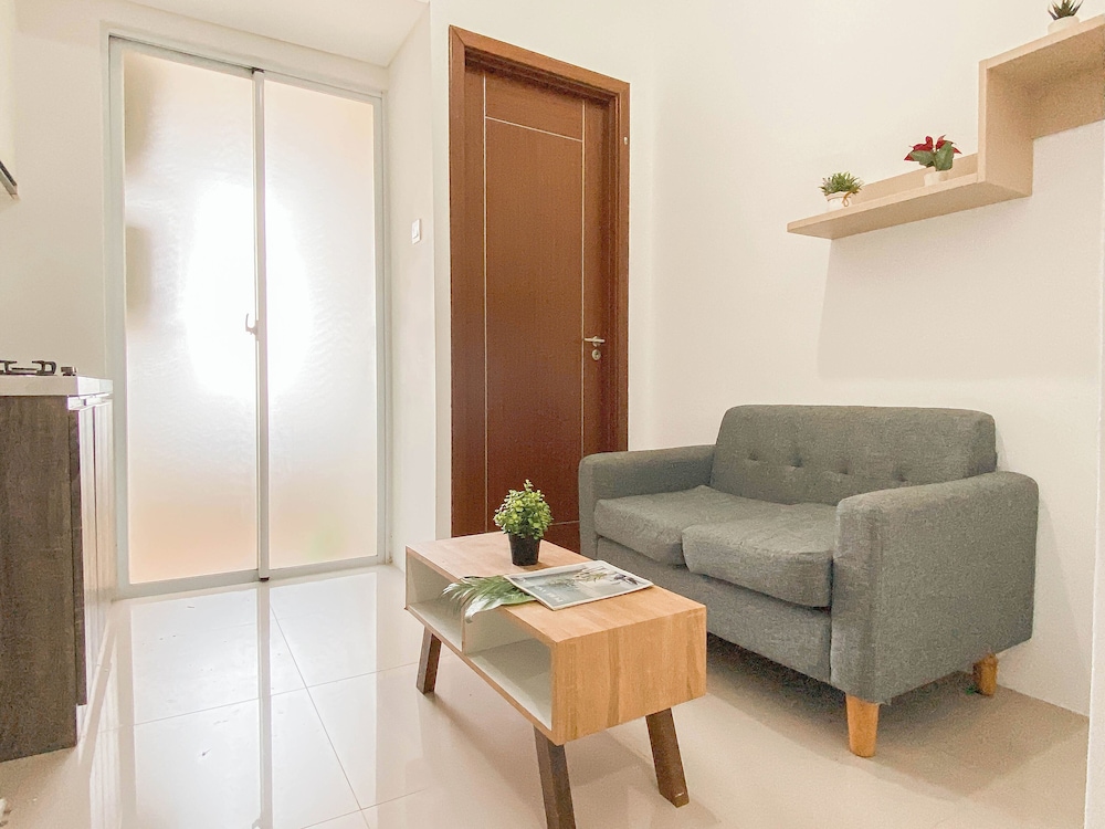 Trendy 1Br At Apartment Vittoria Residence
