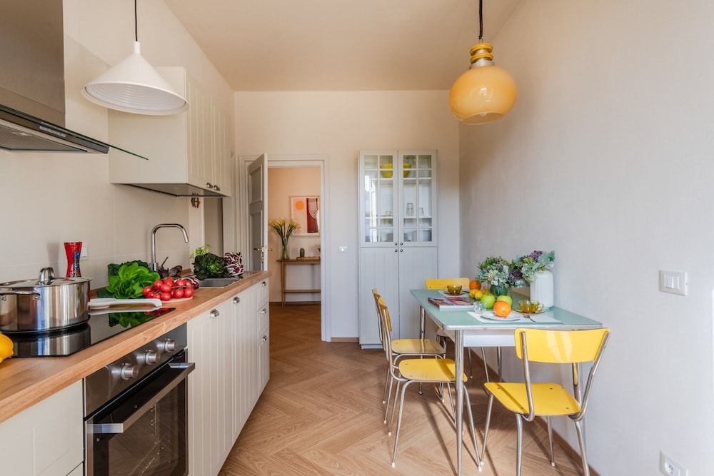 Casa Dante in Lucca With 3 Bedrooms and 2 Bathrooms