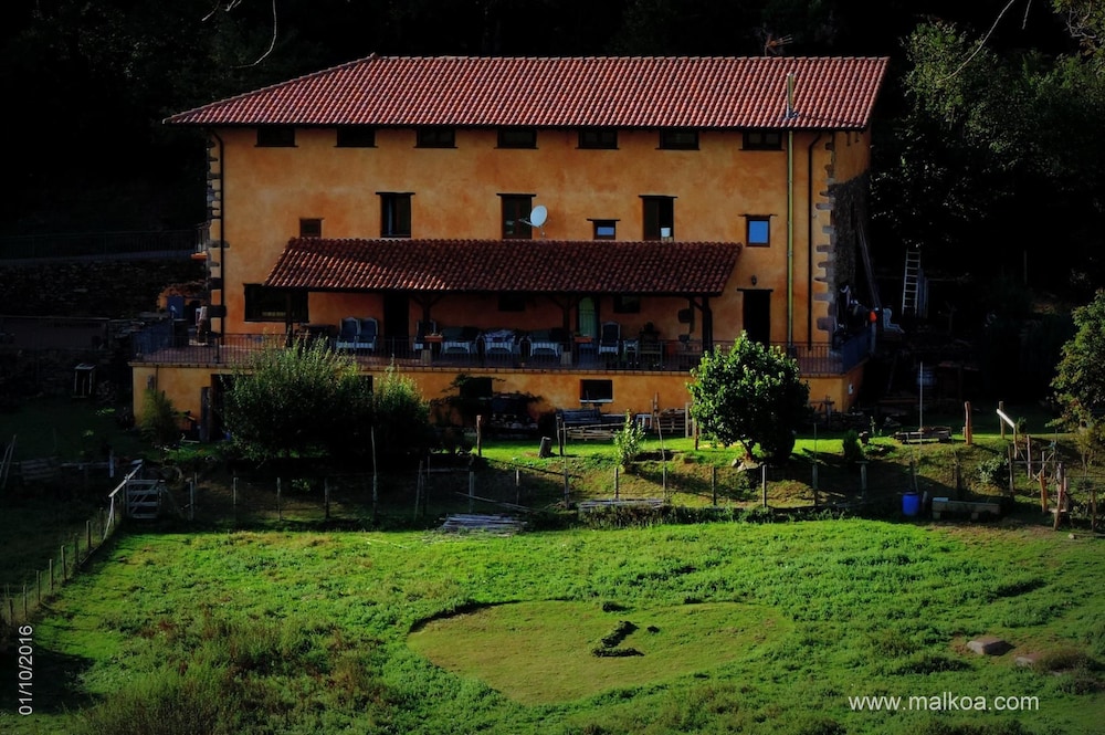 Photo 10
