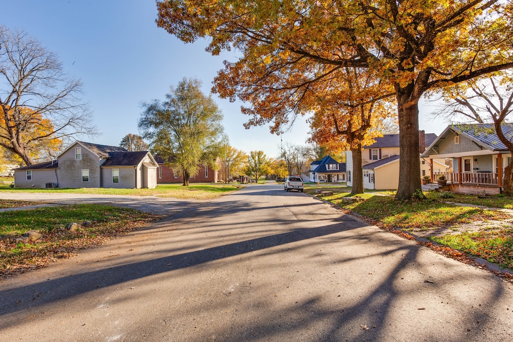 Charming Missouri Home < 1 Mi to Katy Trail!