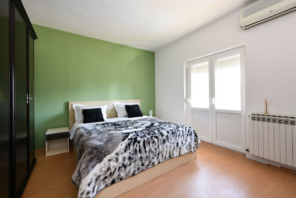 Holiday Apartments Yes Peace view 4
