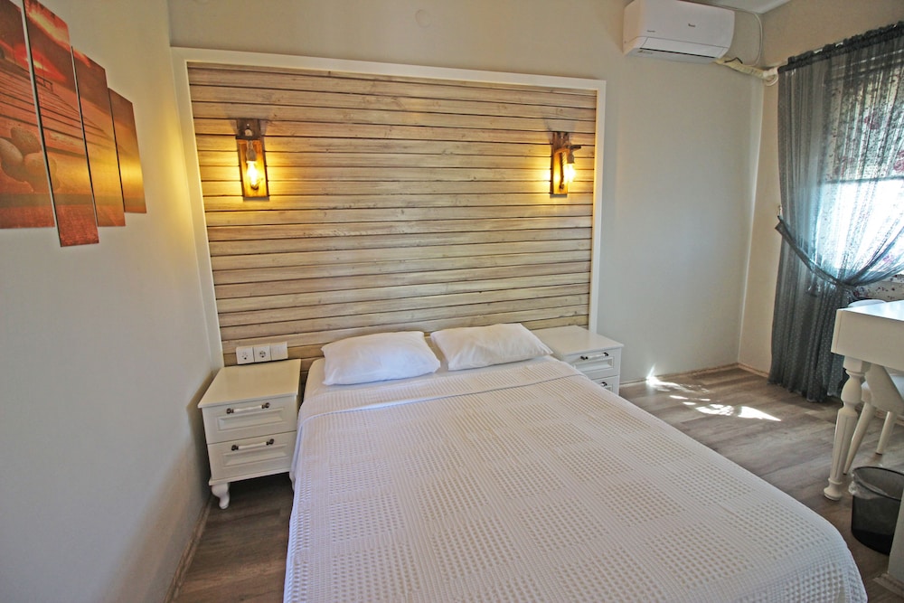 Karina Vineyard Evi - Image 50