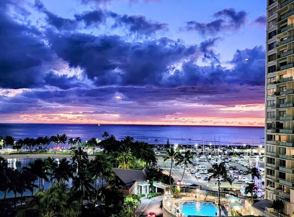@ Marbella Lane - Cozy 2BR w/ Amazing Ocean Views