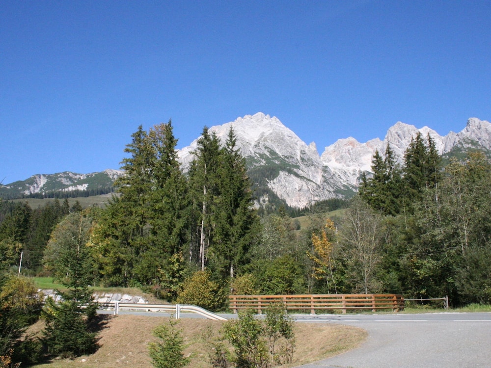 Photo 33