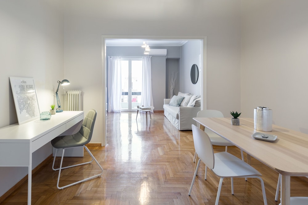 UPSTREET Urban Chic 1BD Apartment- Hilton area
