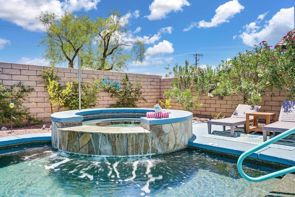 Palm Springs Escape Pool Spa Mountain Vibes