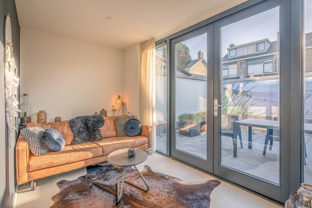 Charming 2-person Holiday Home on the Brink in De Koog