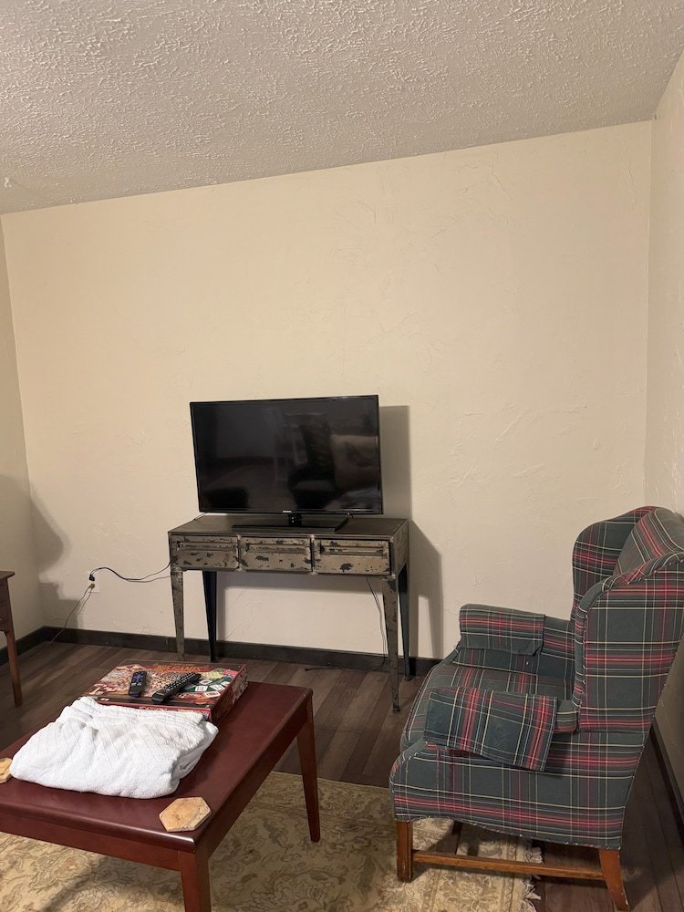 Arnett Rd. 124a 1 Bedroom Apts