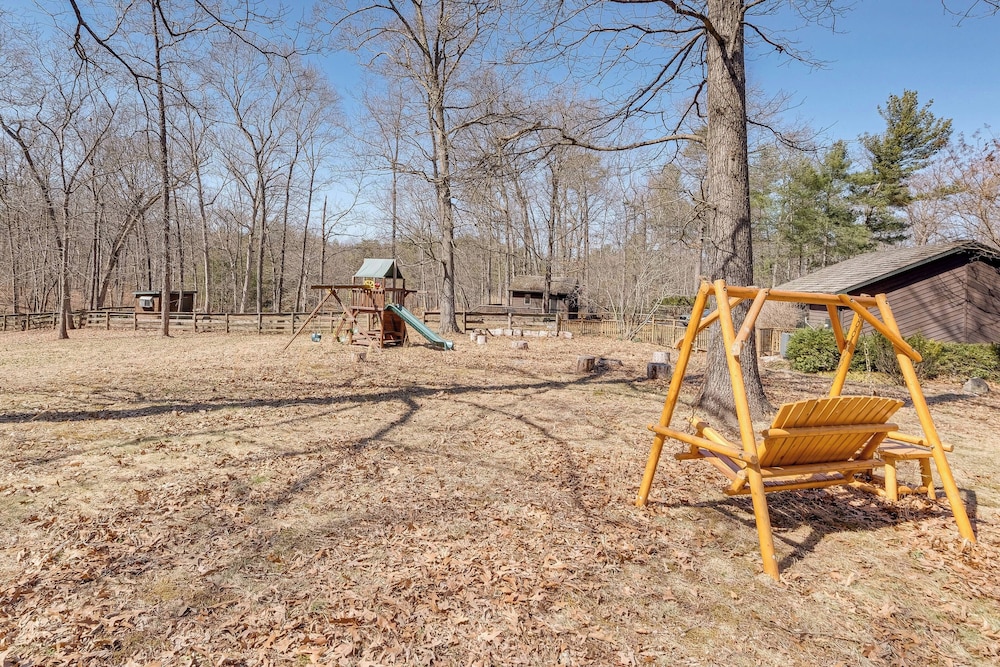 Waterfront Cabin on 32 Acres in Leesburg!