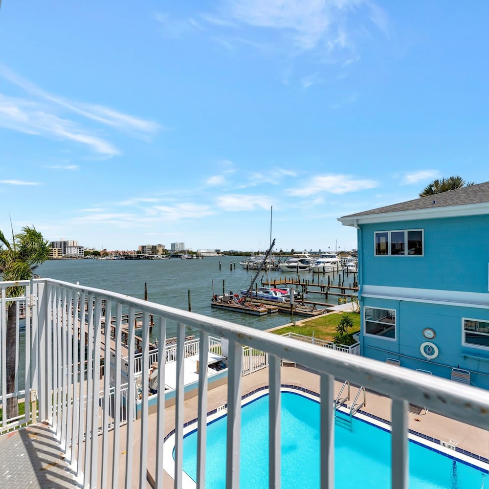The Boho Waterview w Balcony BBQ Heated Pool view 2