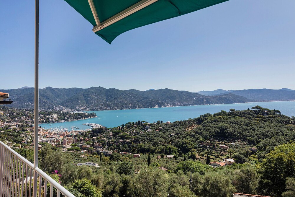Orizzonte Blu with Terrace by Wonderful Italy