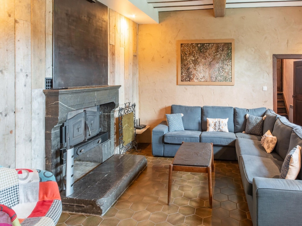 Vacation Home With BBQ Near Hotton