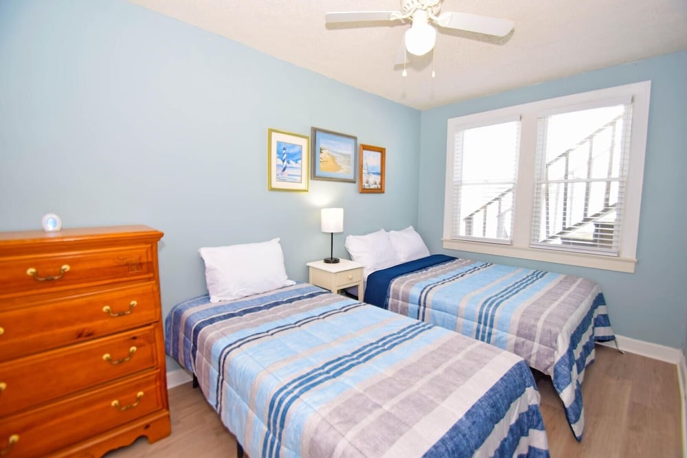 Four Winds 2 2 Bedroom Condo view 5
