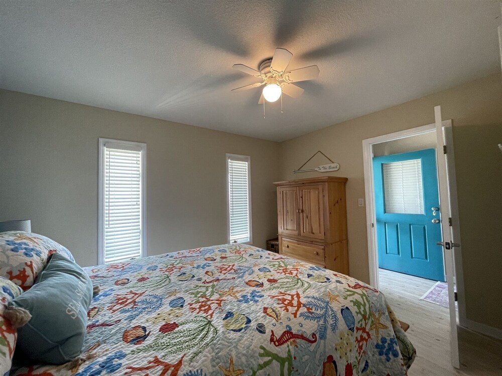 Sw 3 Finns Up 1 Bedroom Condo by RedAwning view 2