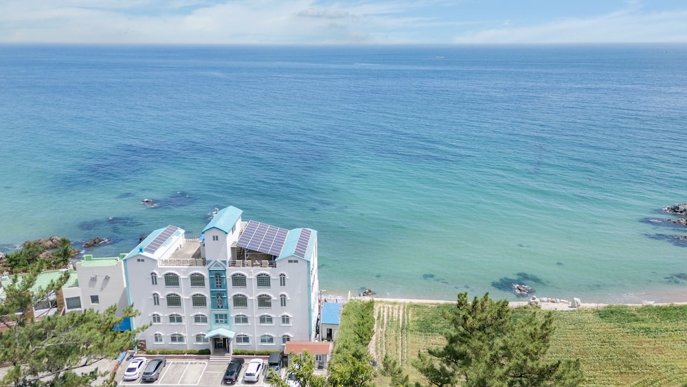 Youngduk Sea & Spa Pension view 4