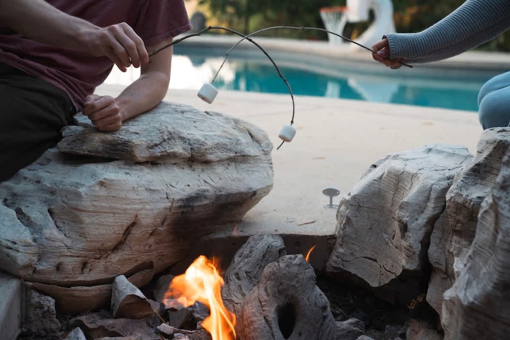Zen Mountain Getaway w a Pool Hot Tub 5 Beds