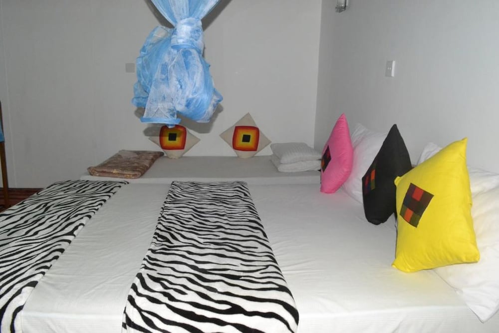 Pine Village Home Stay