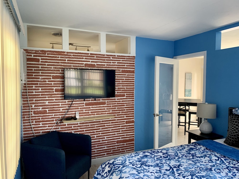 Atlantic Beach & Harbor Resort