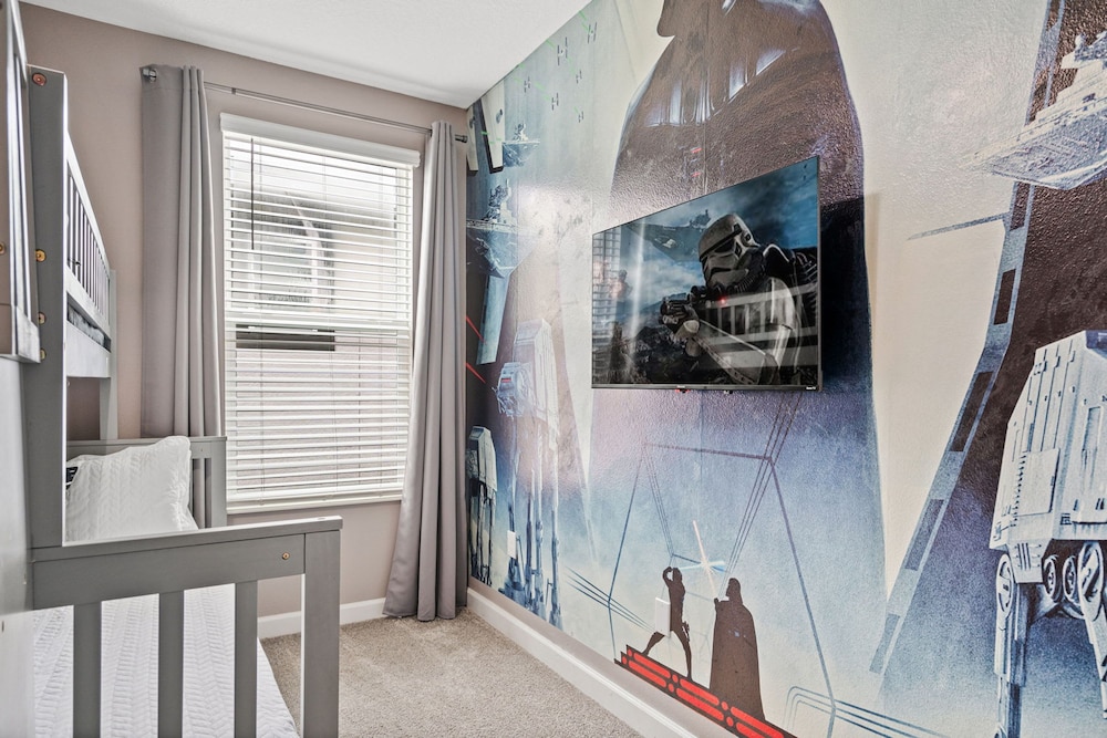 Magical 6BR Retreat With Pool Best Location