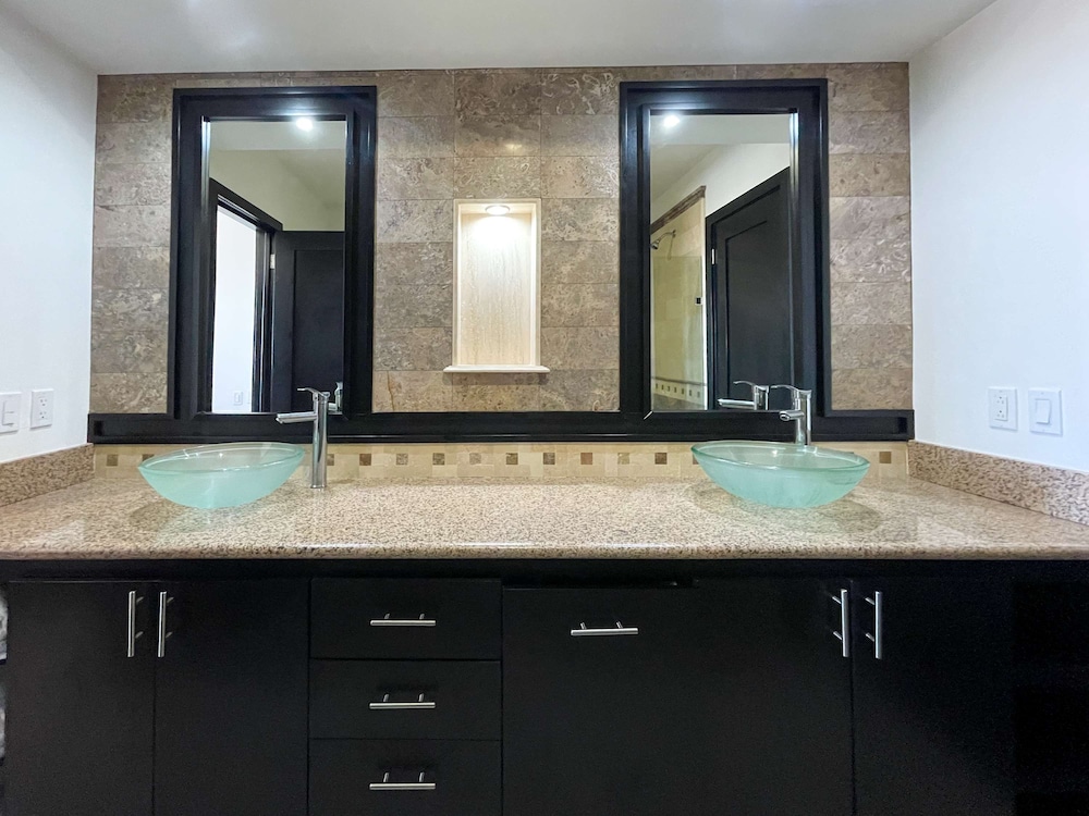 Unwind in a Modern Condo With Stunning View
